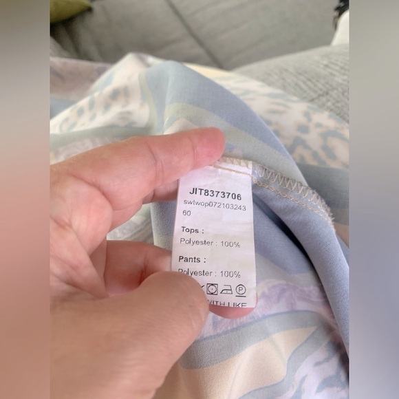 SHEIN Black and Yellow Cape Jacket - Picture 5 of 5